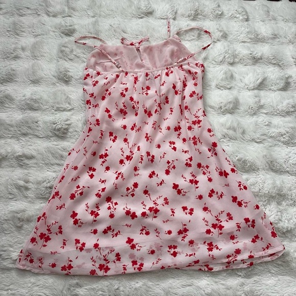 Pink floral mini dress - Picture 2 of 4